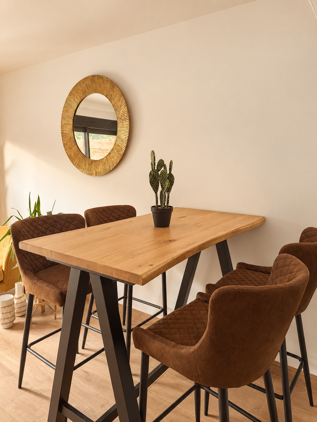 La table d&rsquo;h&ocirc;tes